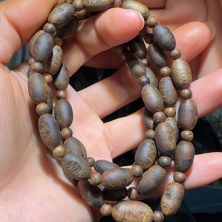 沉香手串乌身圆叶链子21克