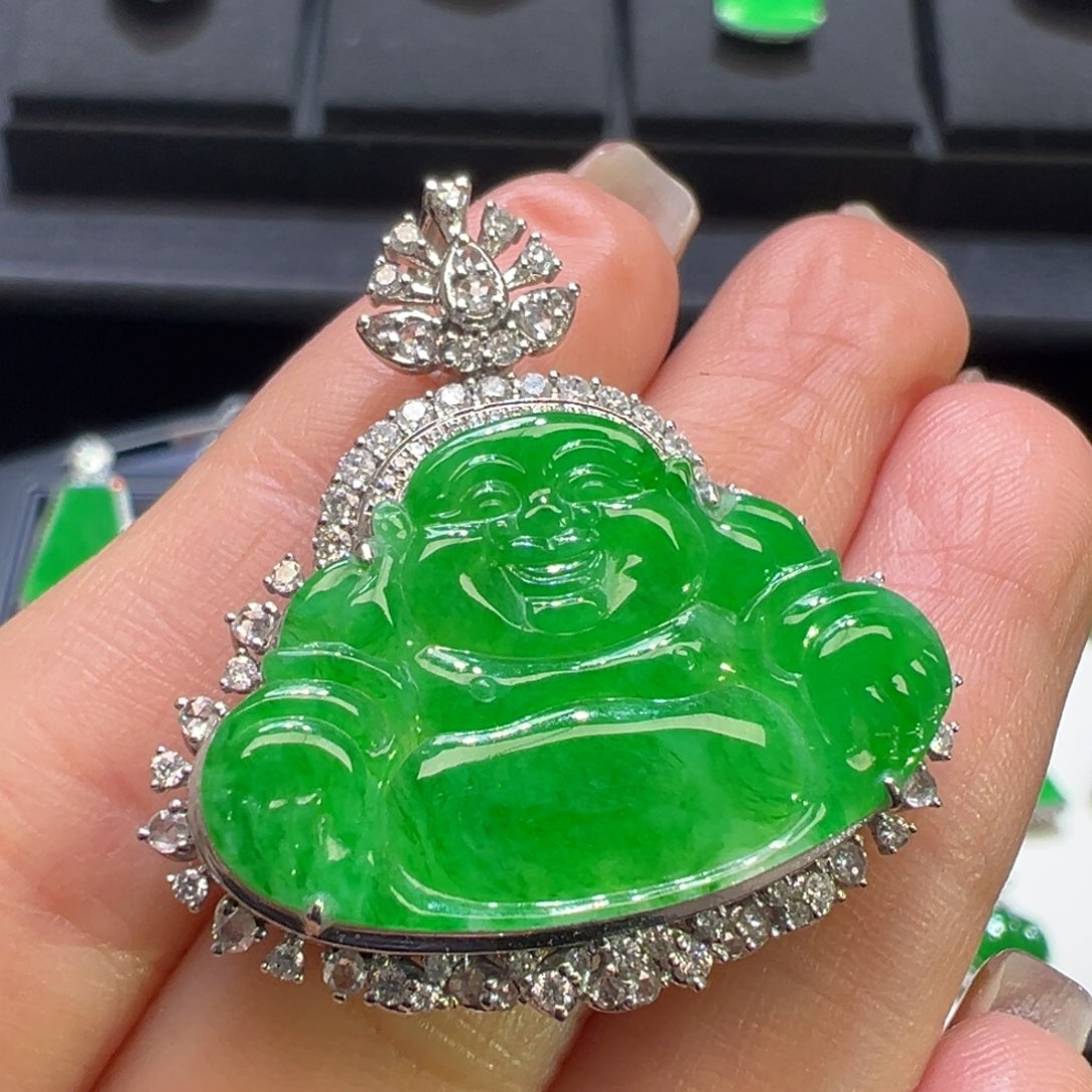 翡翠颈饰18K金镶嵌翡翠