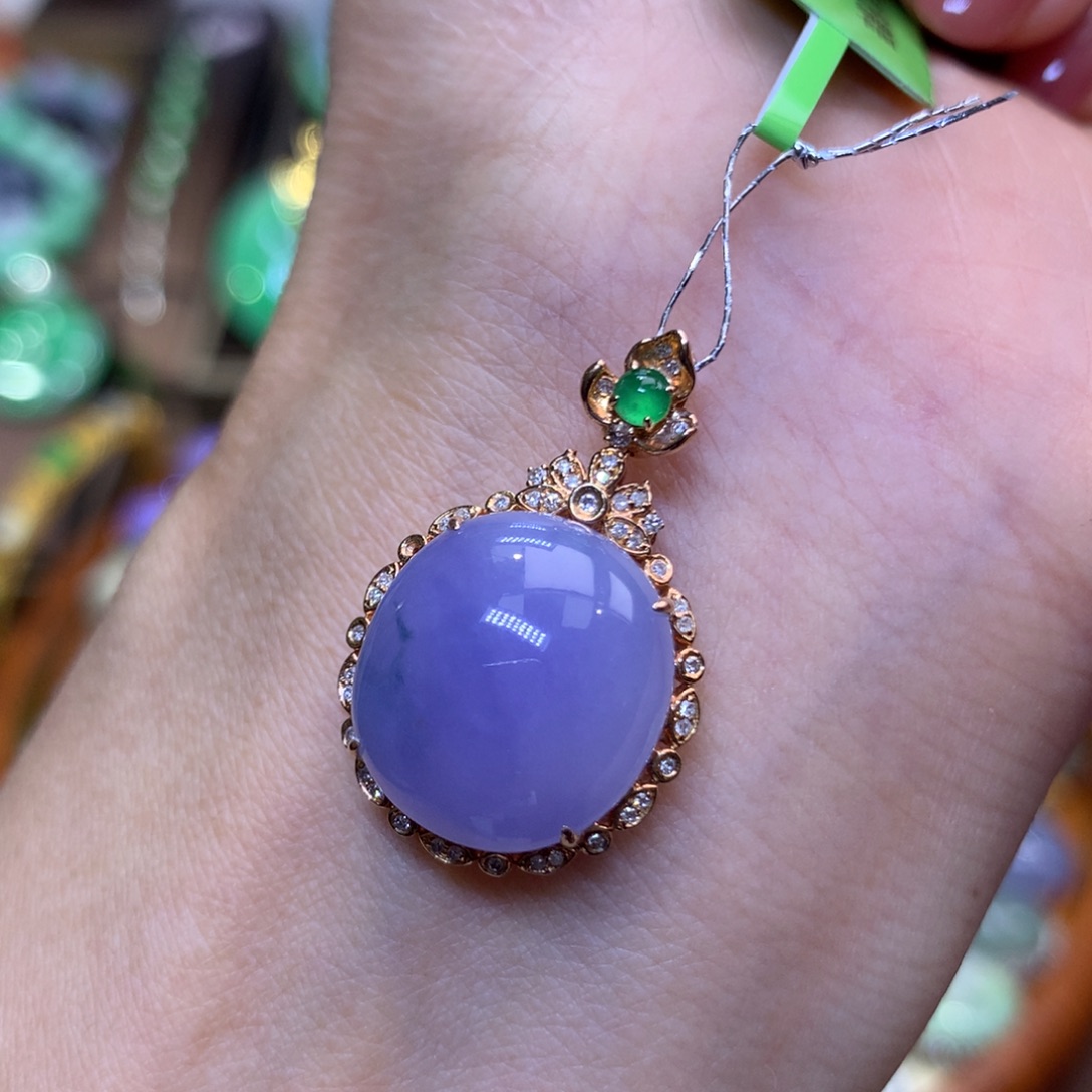 翡翠18K金镶嵌颈饰