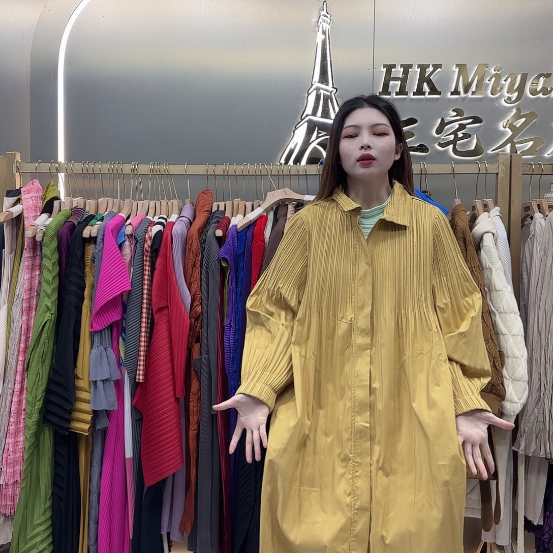 套头款黄色风衣外套