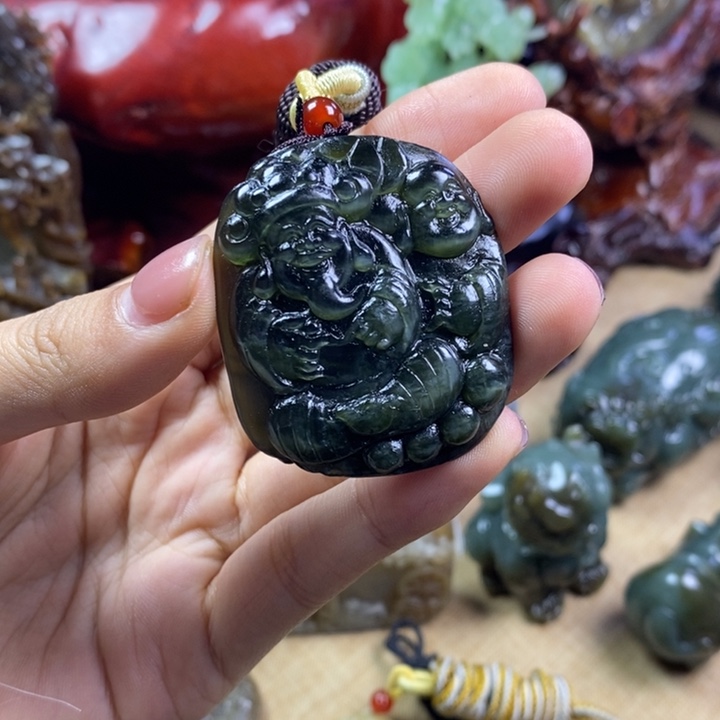 和田玉（碧玉）未镶嵌颈饰