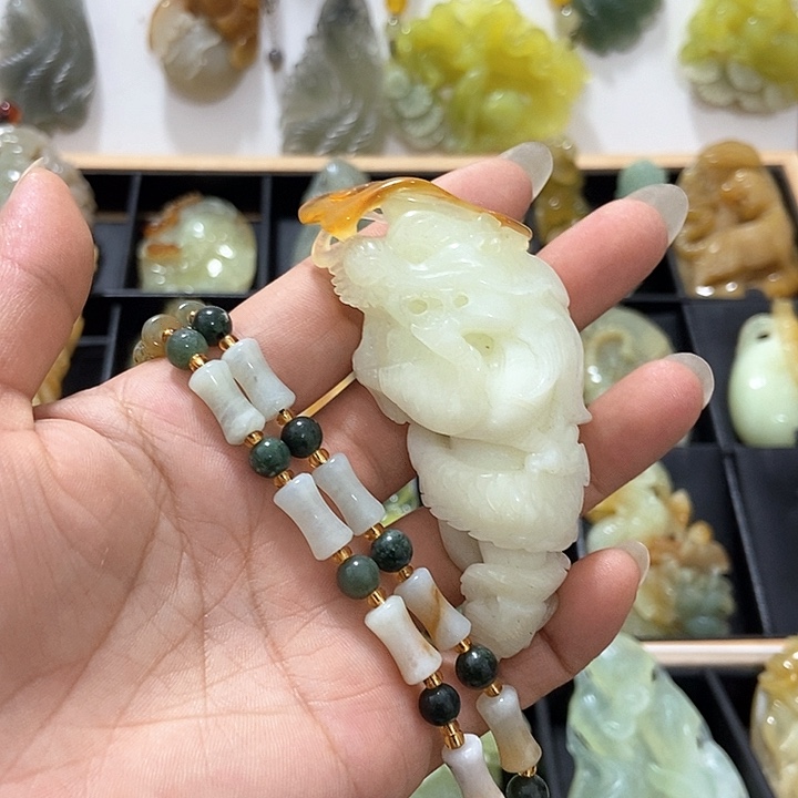 诚***仁蛇纹石玉未镶嵌挂件