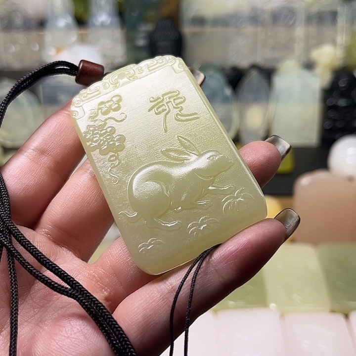 和田玉未镶嵌颈饰