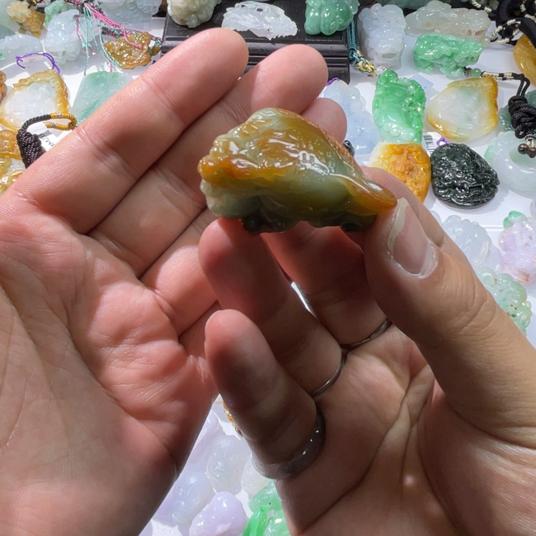 翡翠颈饰未镶嵌天然