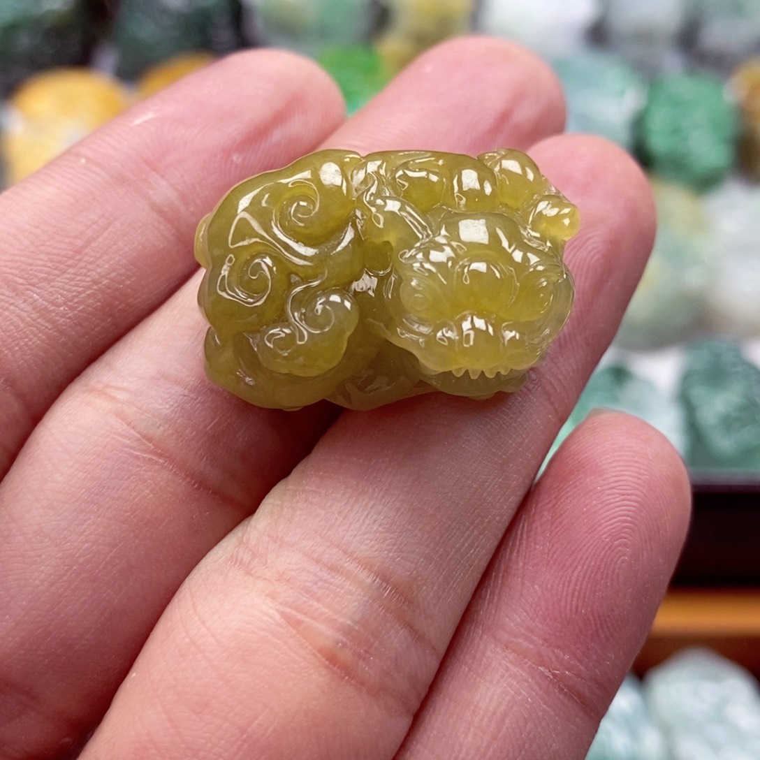 翡翠颈饰未镶嵌翡翠