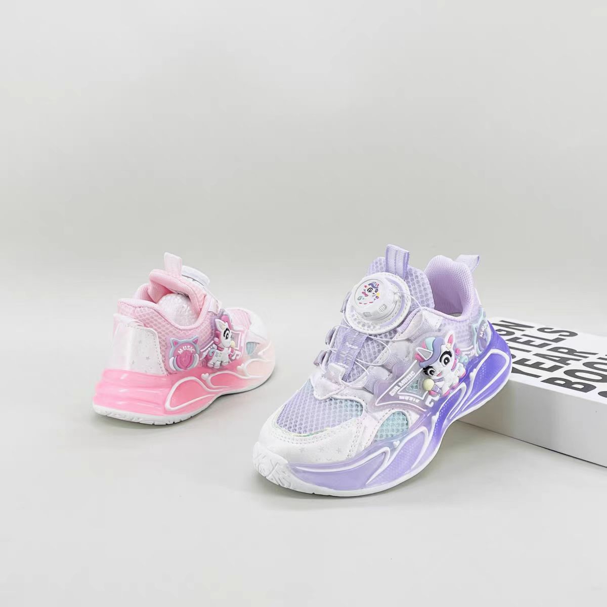 （28码到32码）2025春夏季女童单网透气卡通轻底带灯运动跑鞋3229
