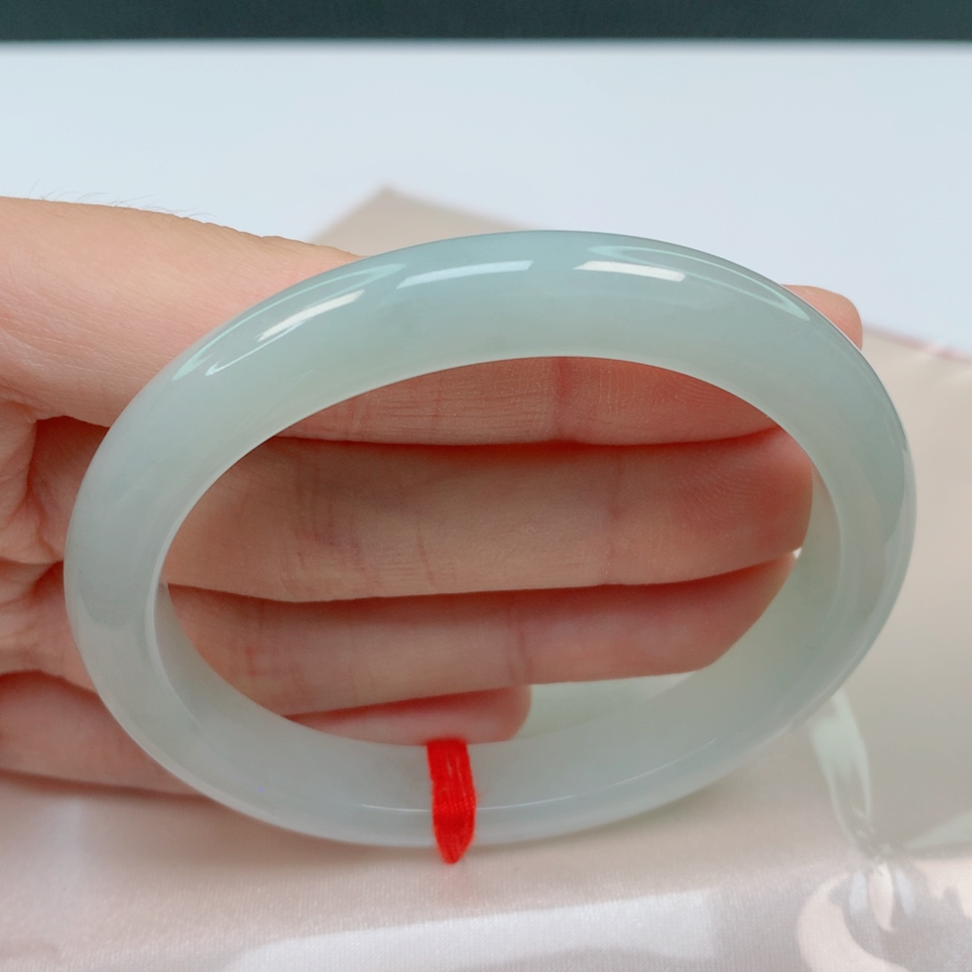 翡翠手镯未镶嵌54.5贵妃，葡萄肉，完整