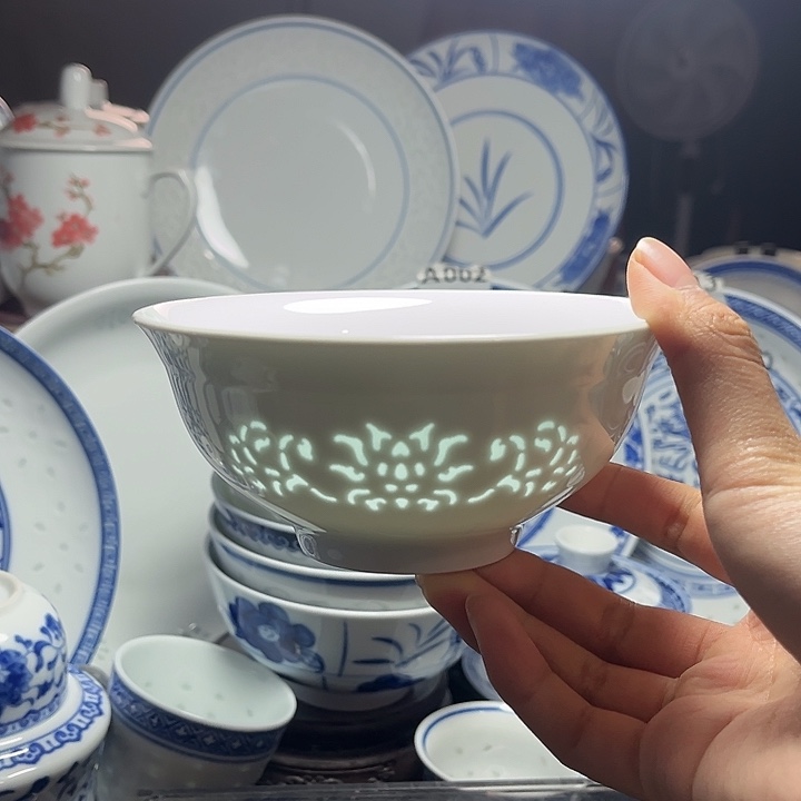 碗素玲珑雕塑缠枝莲五寸饭碗