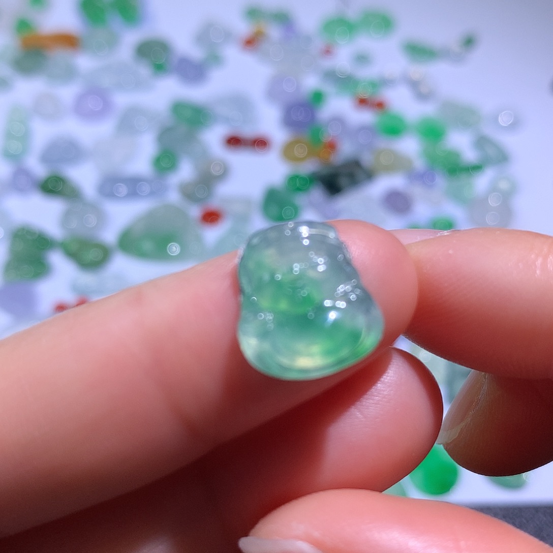 翡翠颈饰未镶嵌财财