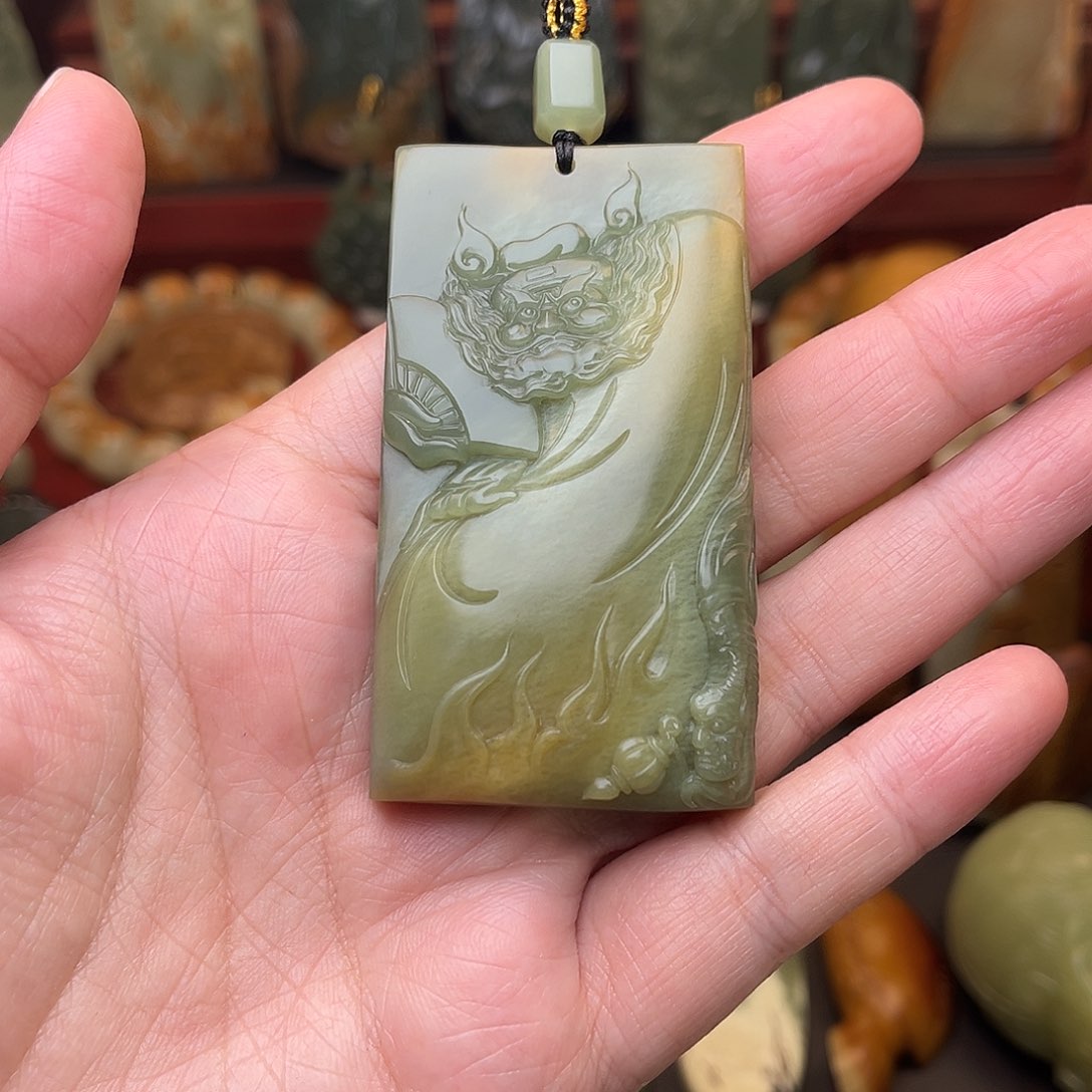 岫岩河磨玉（透闪石质玉）颈饰未镶嵌～*余