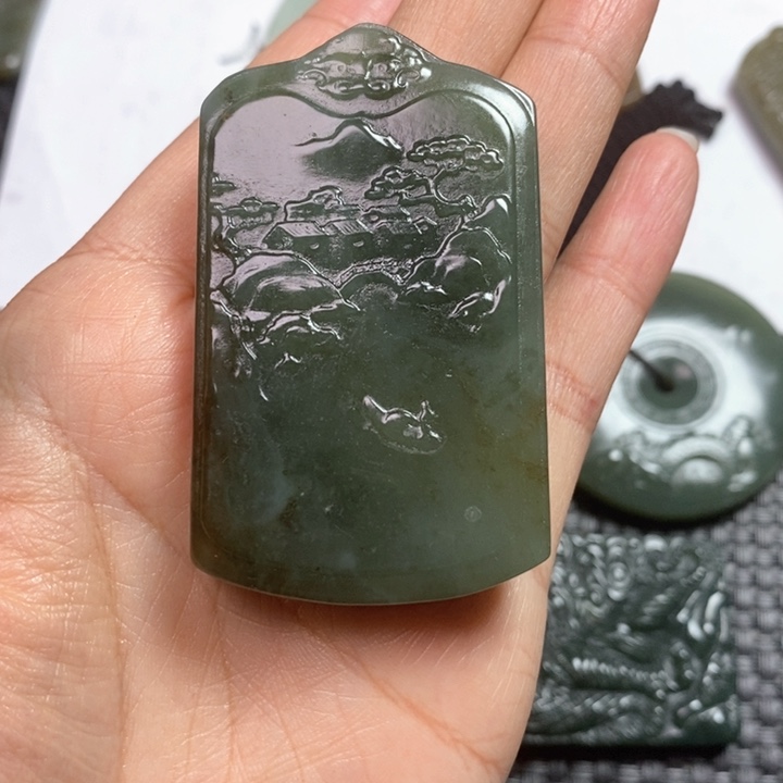 和田玉颈饰未镶嵌