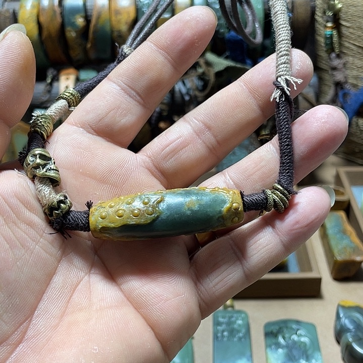 岫岩河磨玉（透闪石质玉）挂件未镶嵌