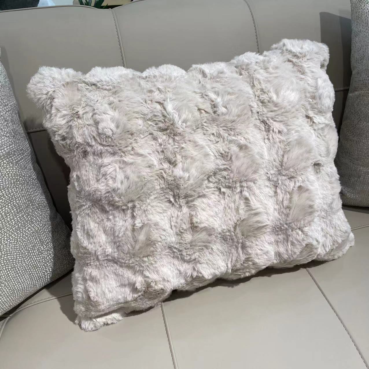 美式轻奢单面绒毛毛抱枕现代简约客厅灰色沙发靠枕舒适靠背