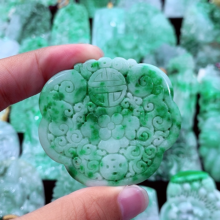 翡翠未镶嵌吊坠(不含链)