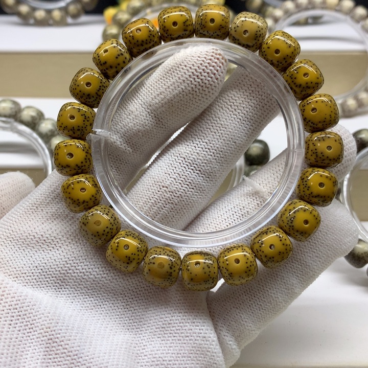 小***~手串星月菩提鸡油黄大眼睛11.7/10.7