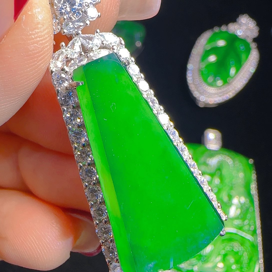 翡翠吊坠(赠链)银S925镶嵌