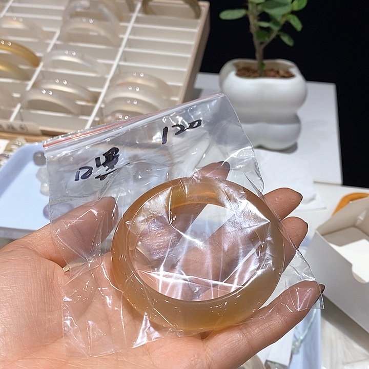 嘿***玛瑙/玉髓手镯未镶嵌