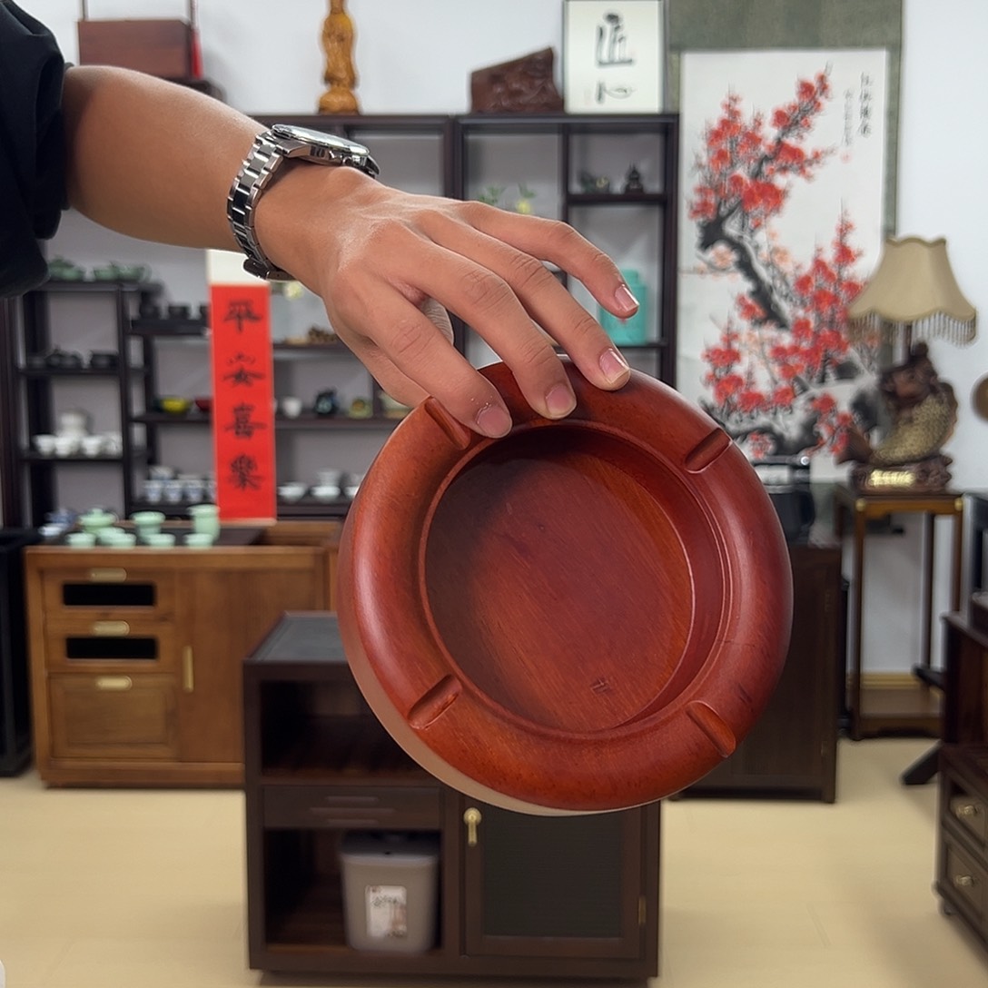 绒质实木烟灰缸圆形