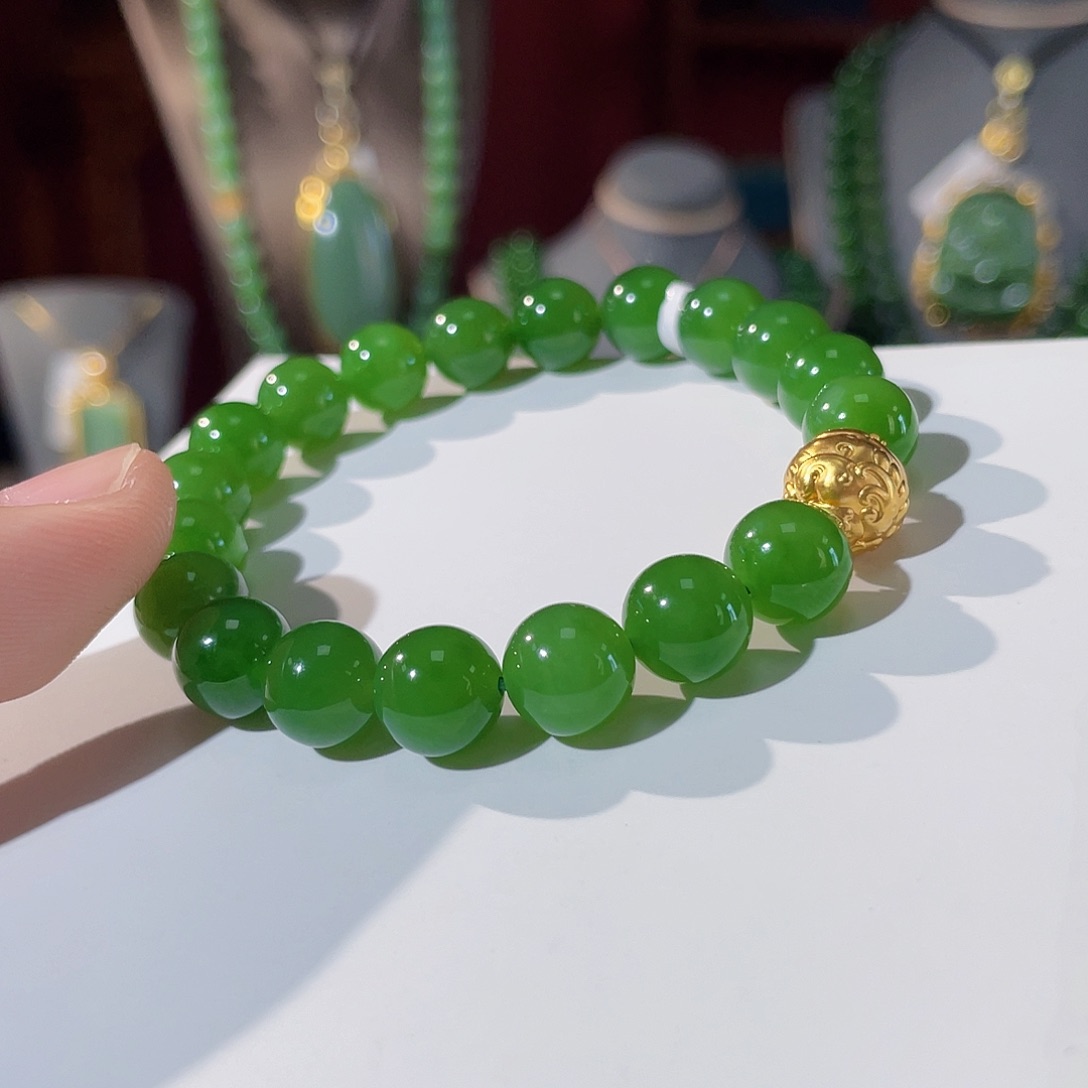 和田玉（碧玉）吊坠18K金镶嵌