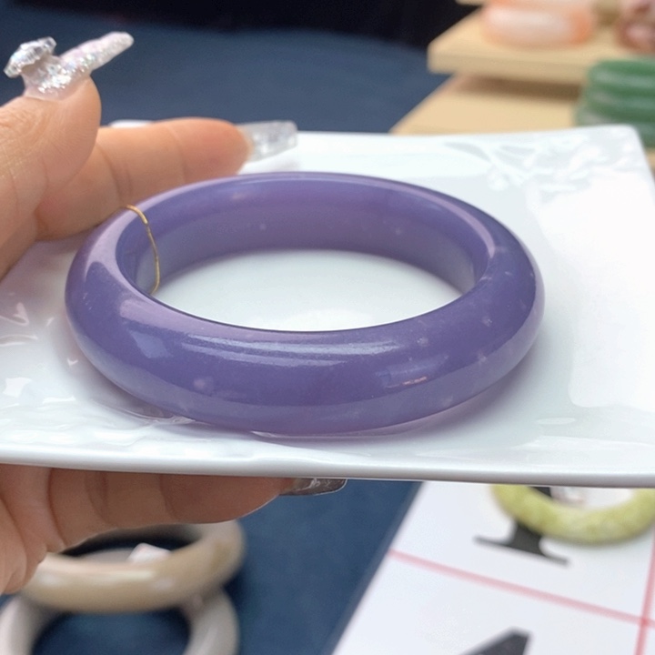 森***若石英岩玉未镶嵌手镯