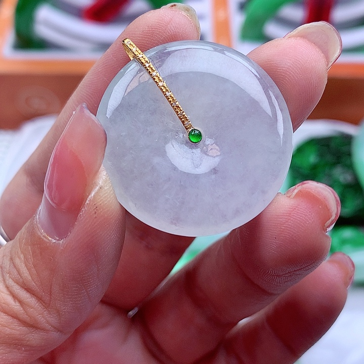 翡翠颈饰18K金镶嵌翡翠