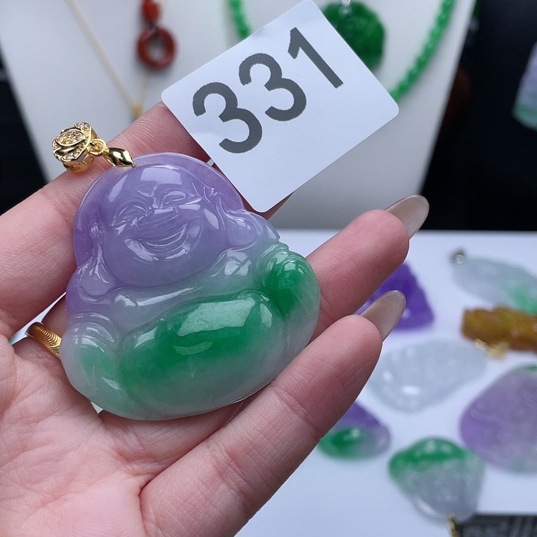 翡翠吊坠(赠链)未镶嵌