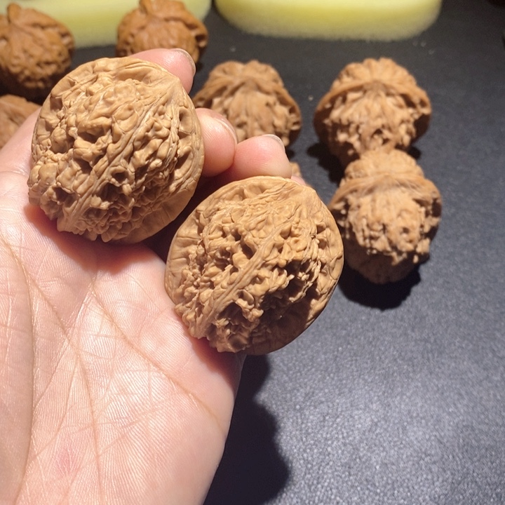 文玩核桃吊坠靠山王