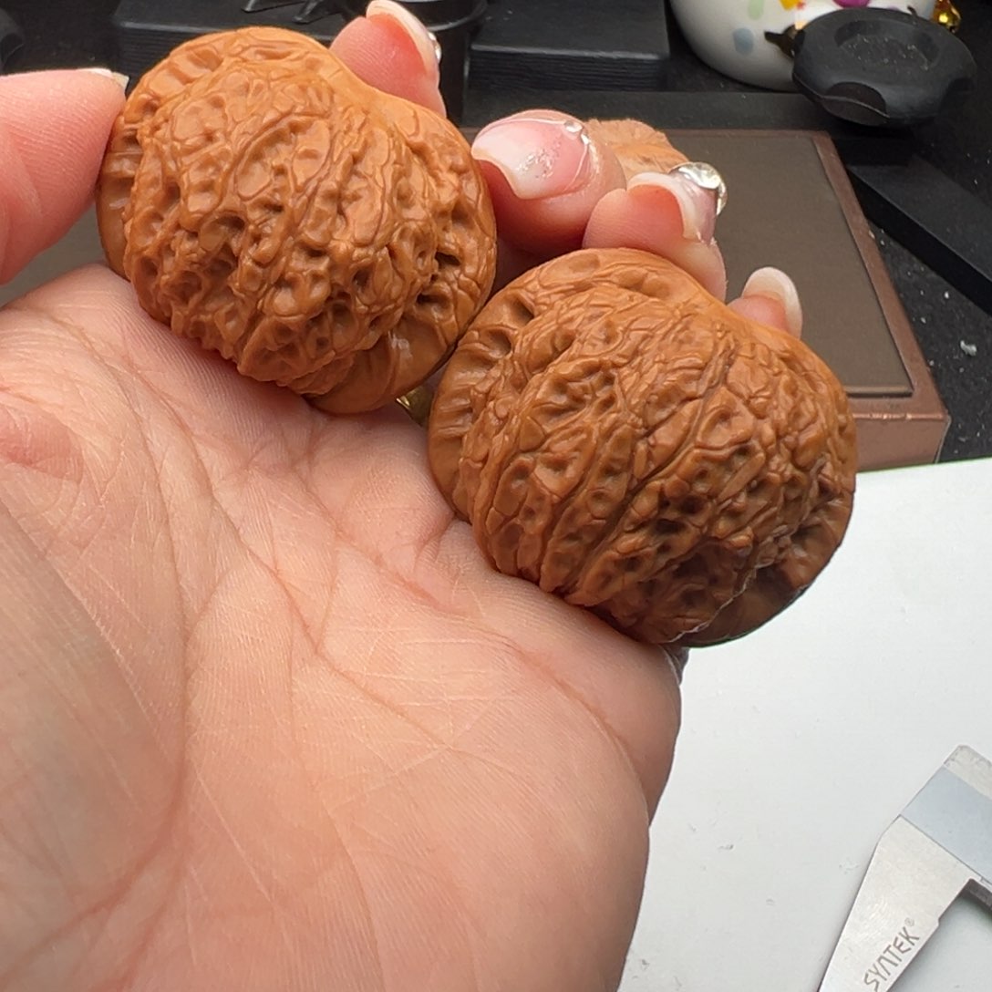 文玩核桃把件血麒麟40