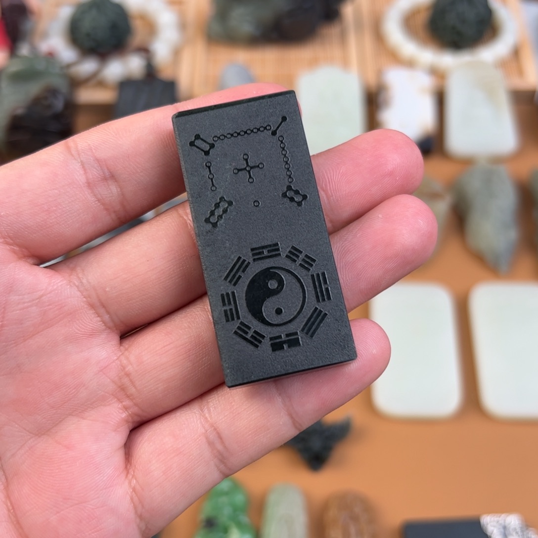 和田玉手链未镶嵌恶****?