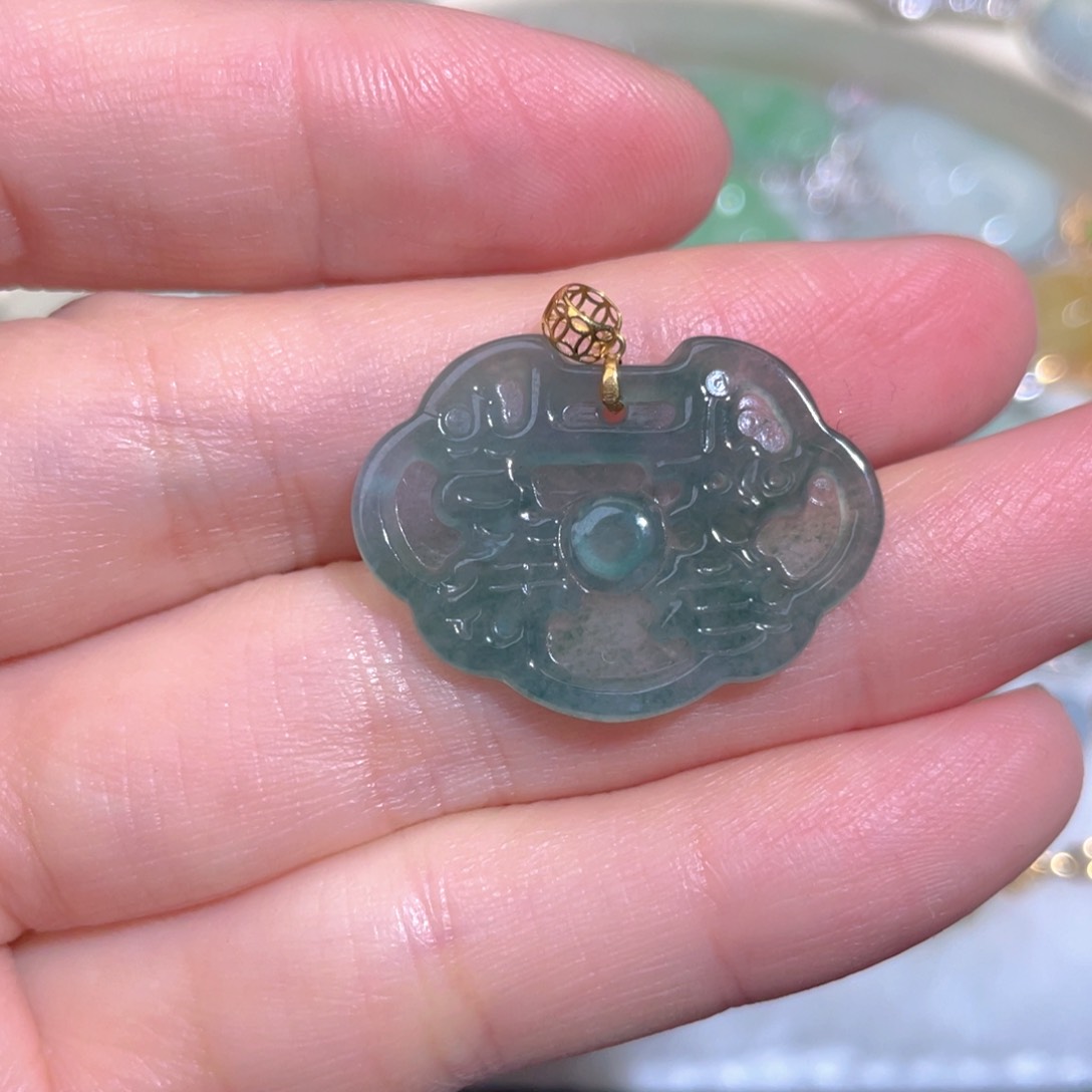 翡翠颈饰18K金镶嵌翡翠