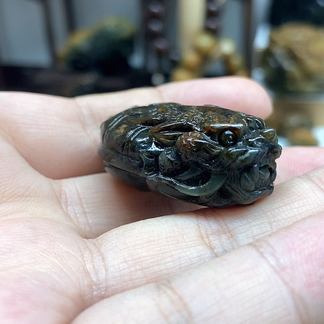 岫岩河磨玉（透闪石质玉）把件未镶嵌