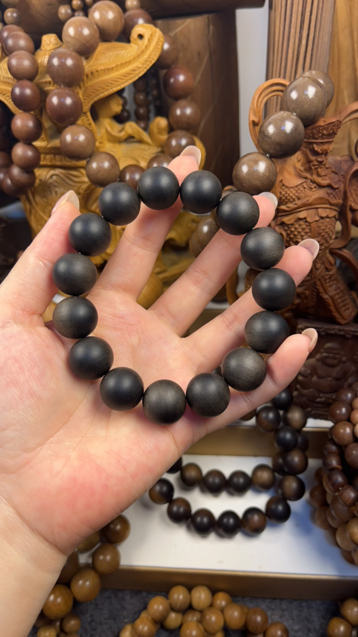 老山檀阴沉1.5供奉