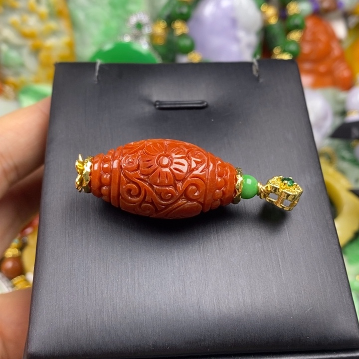 翡翠未镶嵌吊坠(赠链)