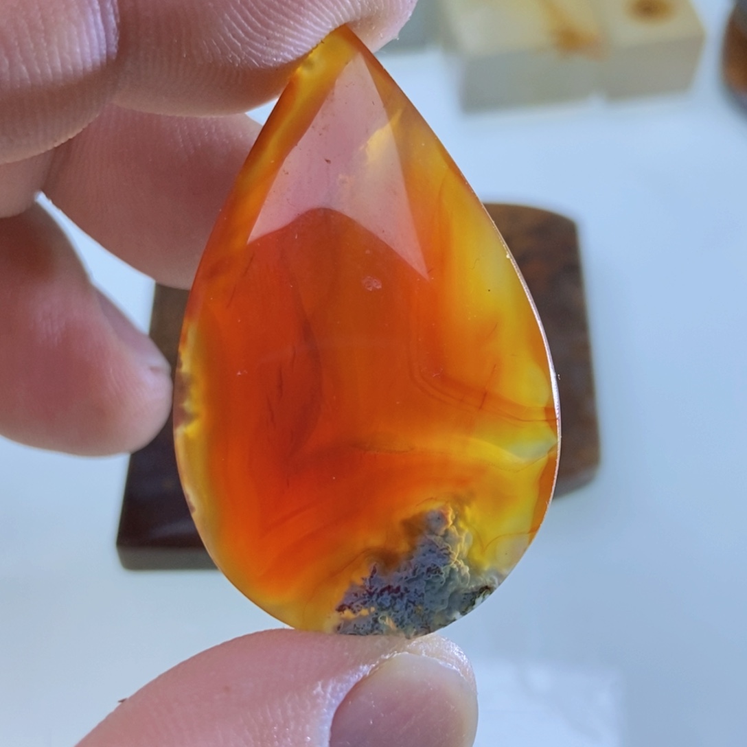 【闪购商品】未镶嵌颈饰玛瑙/玉髓雾**花