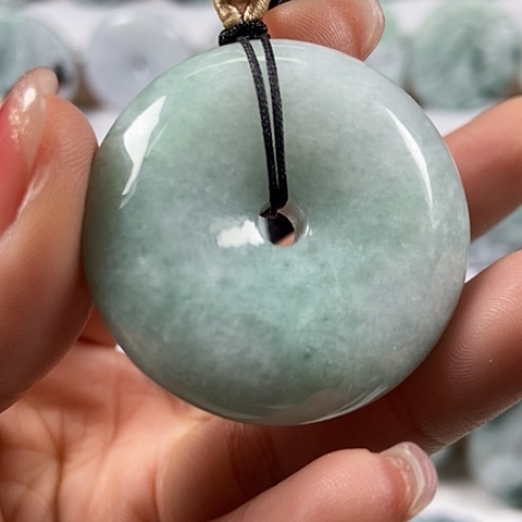 翡翠颈饰未镶嵌平安扣福利