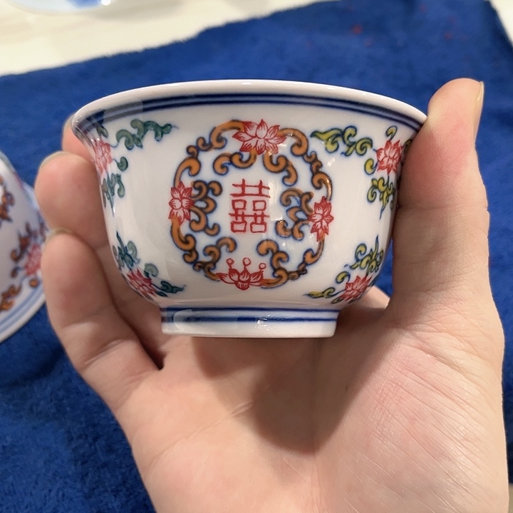 瓷片景德镇陶瓷杯子。红。