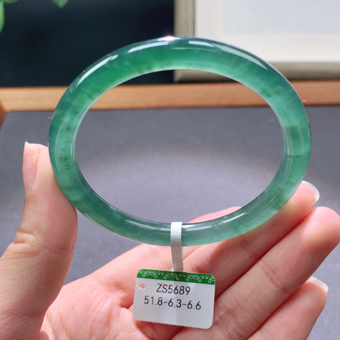 翡翠手镯未镶嵌天然翡翠手镯