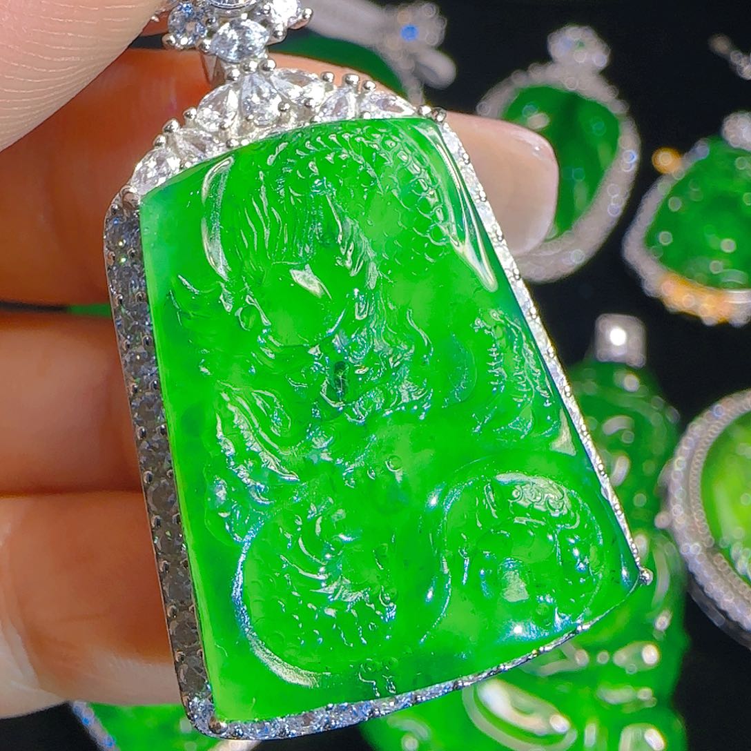 翡翠吊坠(赠链)银S925镶嵌