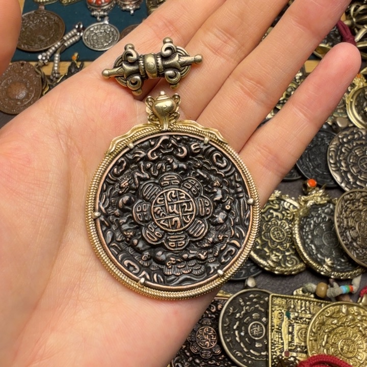 藏传文玩九宫如图