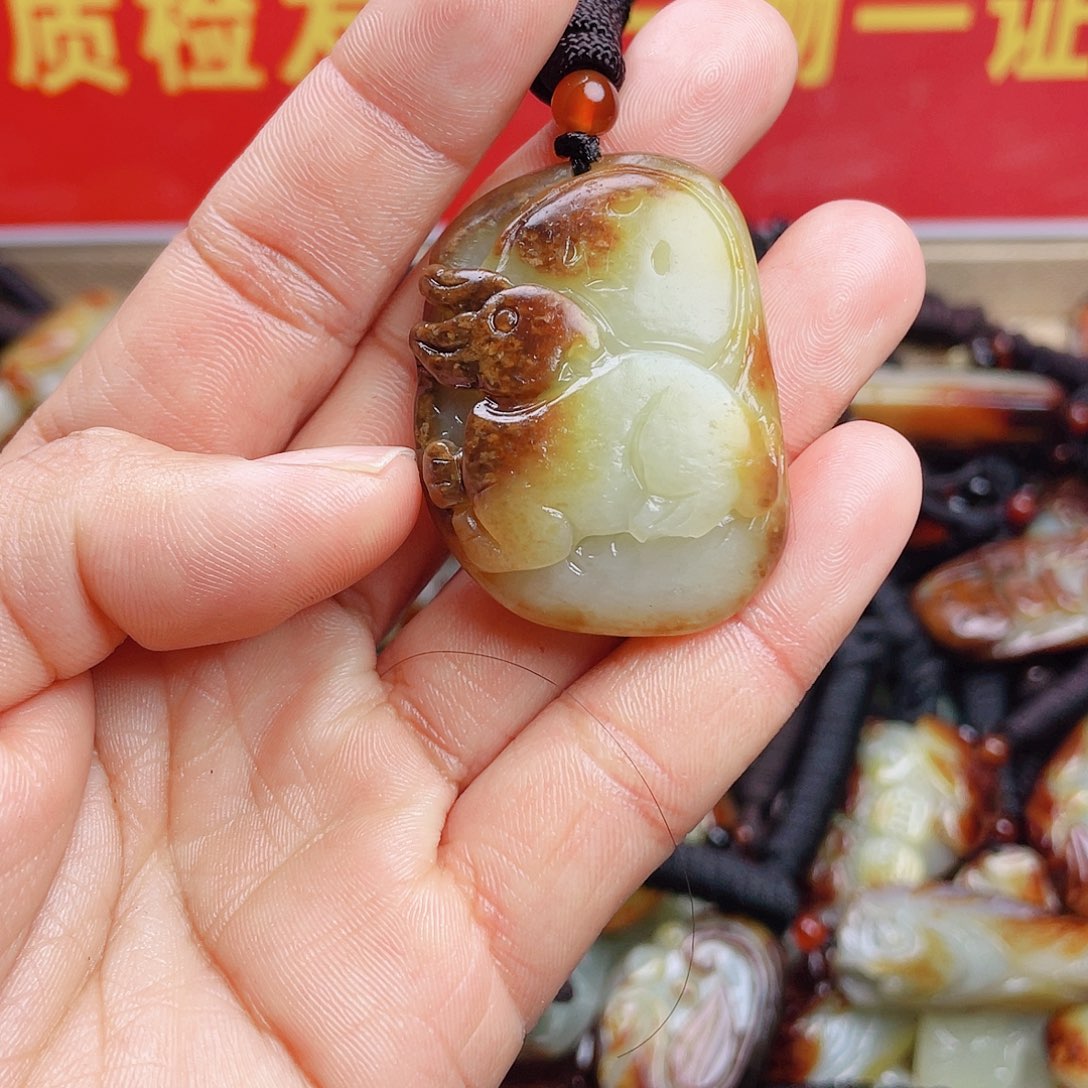 和田玉颈饰未镶嵌