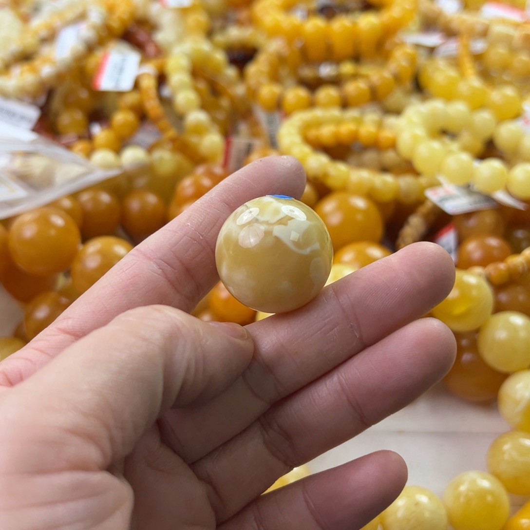 琥珀珠宝奇石未镶嵌