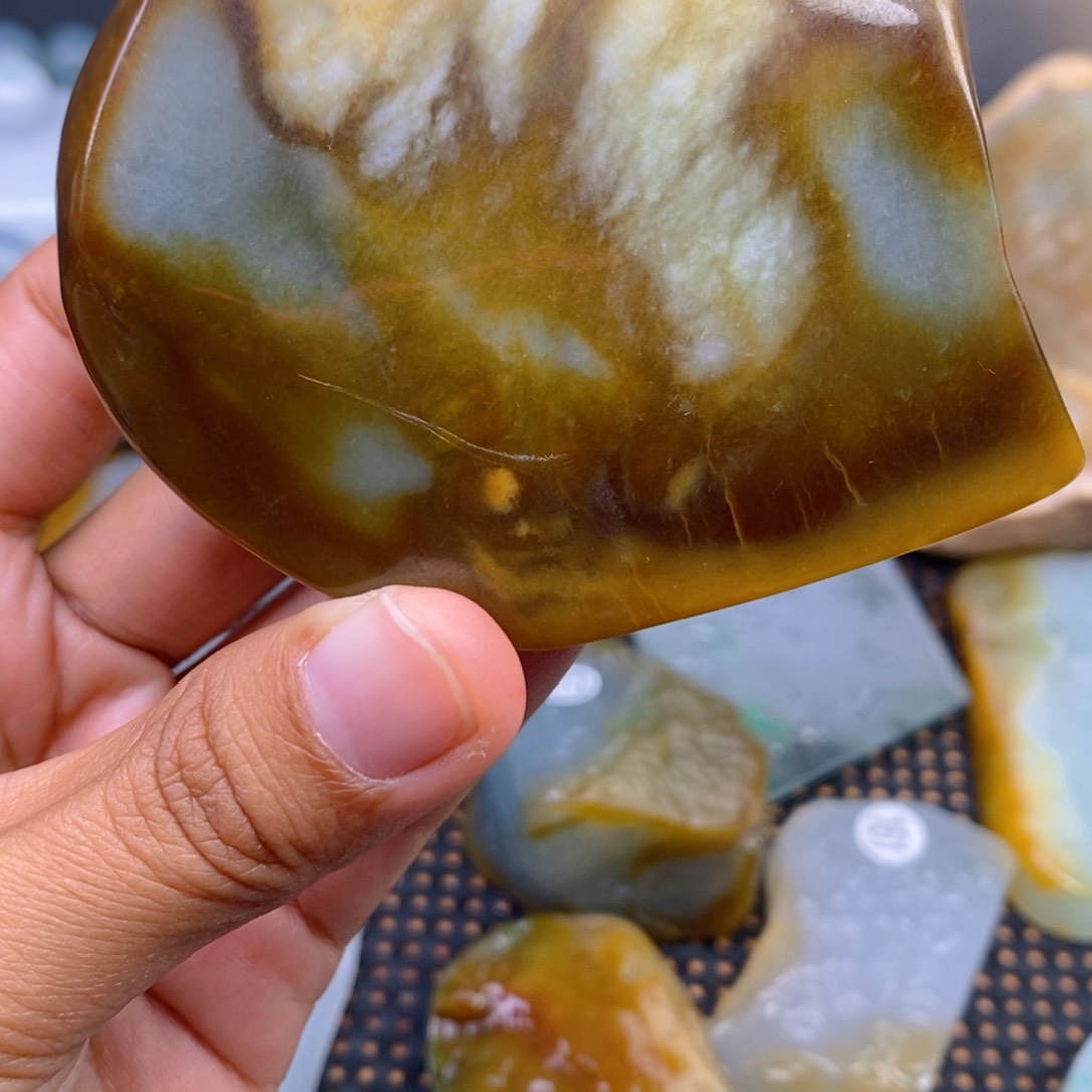 翡翠颈饰未镶嵌明*翡翠