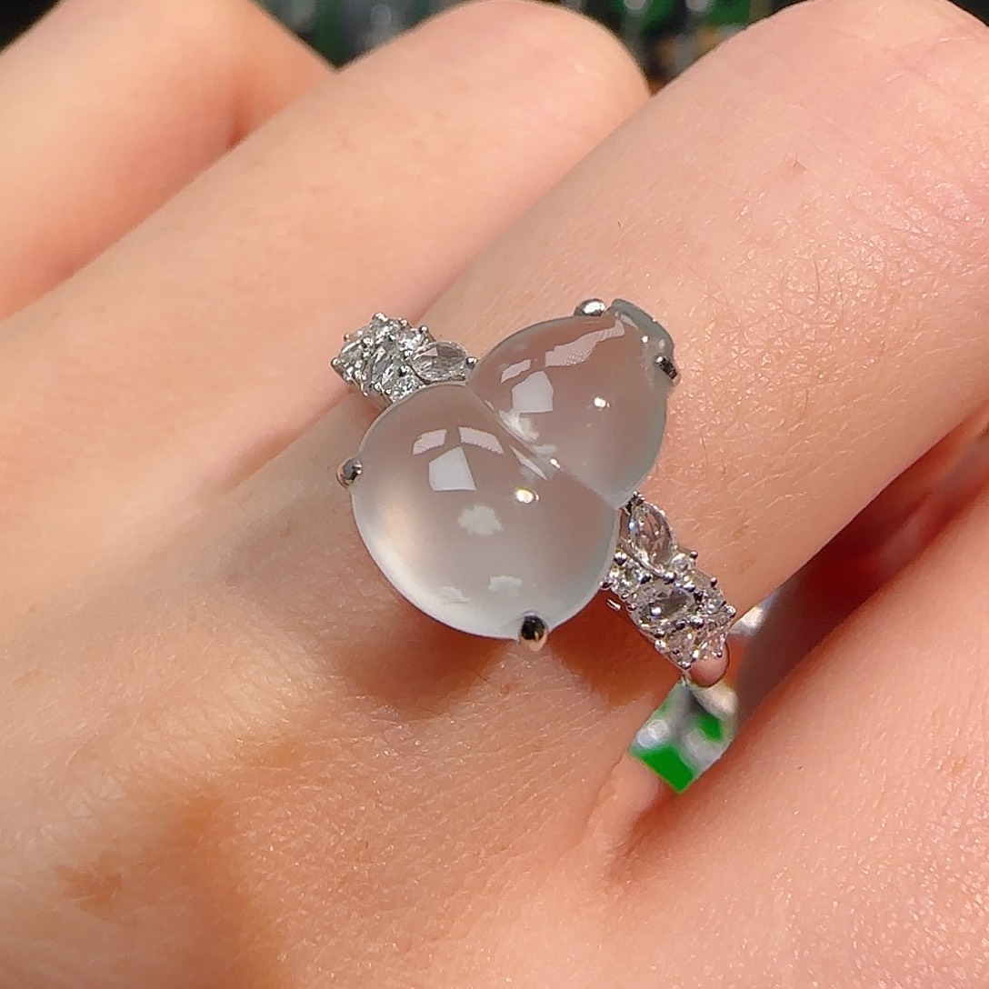 翡翠戒指18K金镶嵌高冰玻葫芦戒指