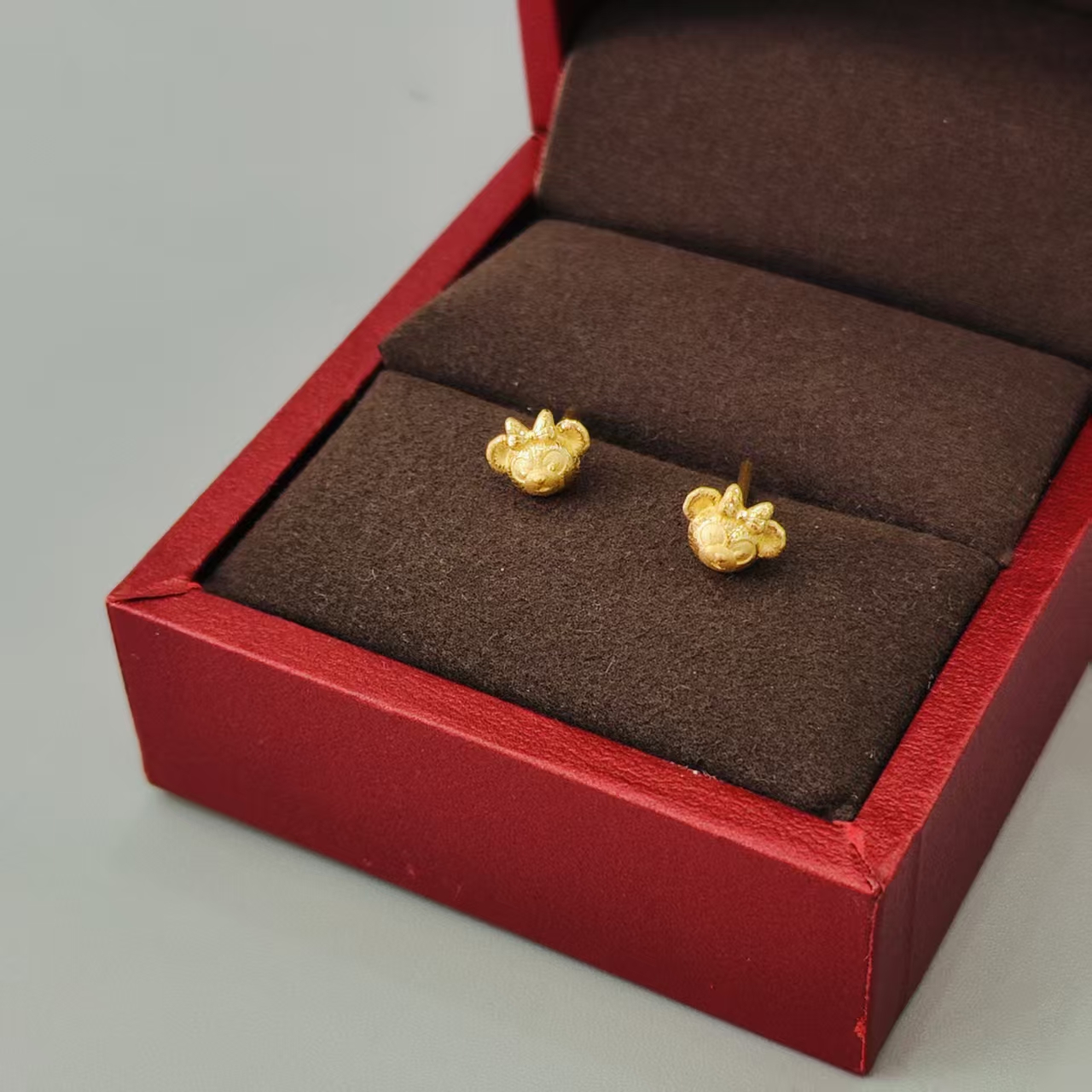 珺铺黄金 足金999【二店】5G蝴蝶结达菲熊直针耳钉时尚简约耳饰