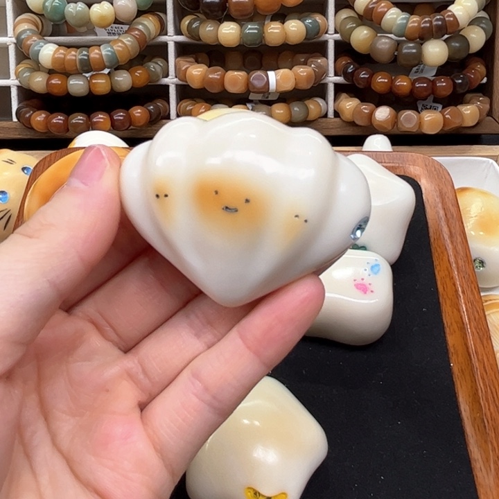 白玉菩提把件1.24.65象牙果把件贝壳