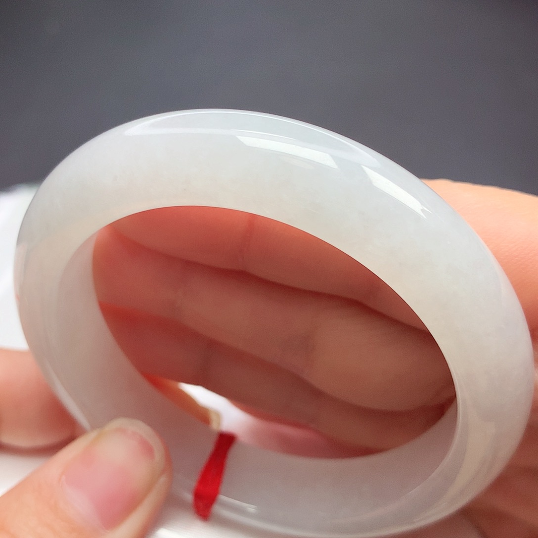 翡翠手镯未镶嵌53圈口