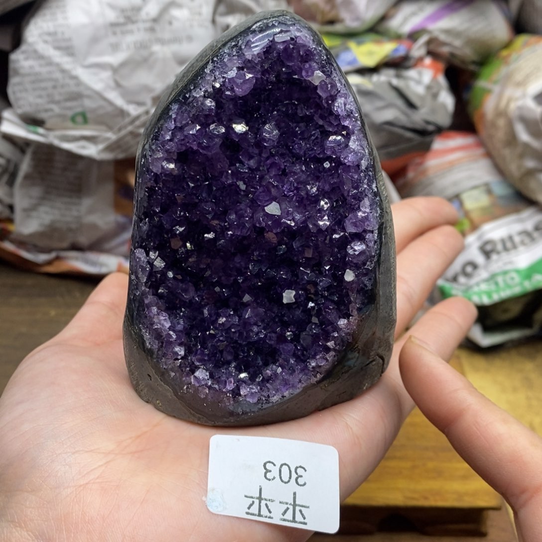 紫晶乌拉圭未镶嵌