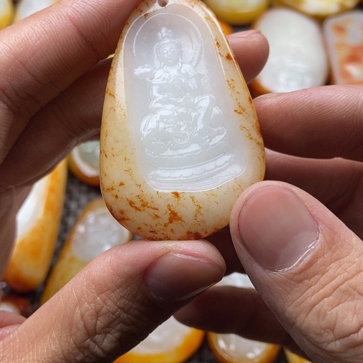 和田玉未镶嵌颈饰