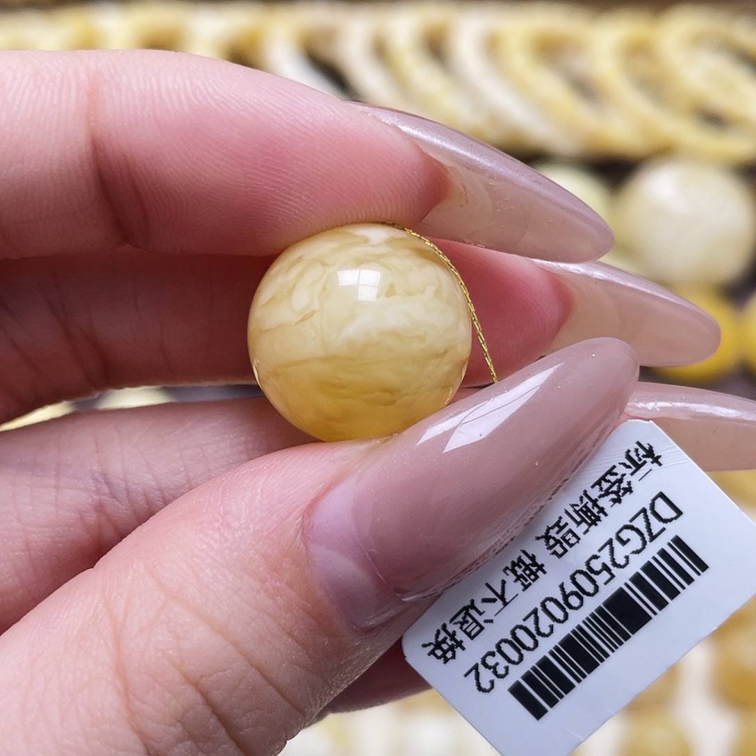 琥珀未镶嵌裸石15.9mm圆珠瑕