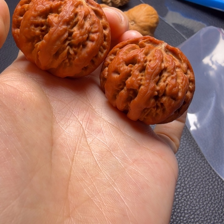 天****文玩核桃吊坠矮壮粗筋